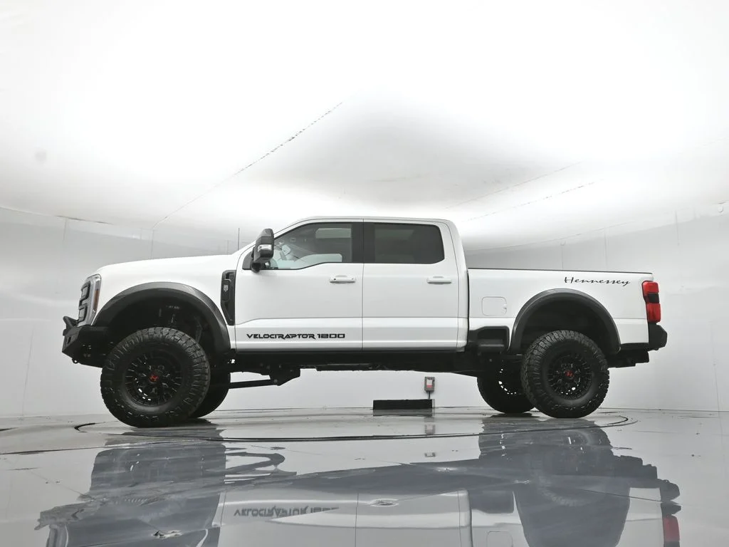New 2026 Star White Metallic Tri-Coat Ford Lariat image 7