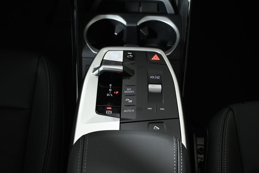 Used 2026 Alpine White BMW xDrive28i image 24