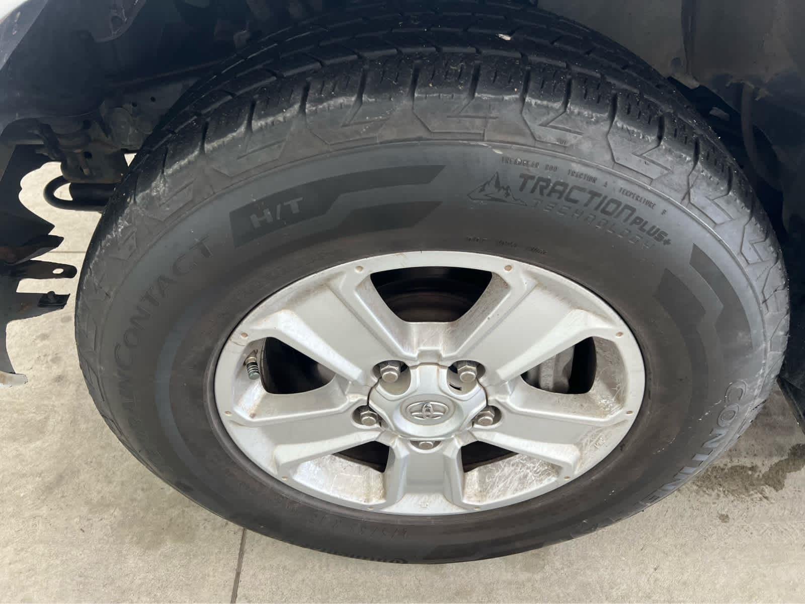 Used 2018 Super White Toyota SR5 image 7