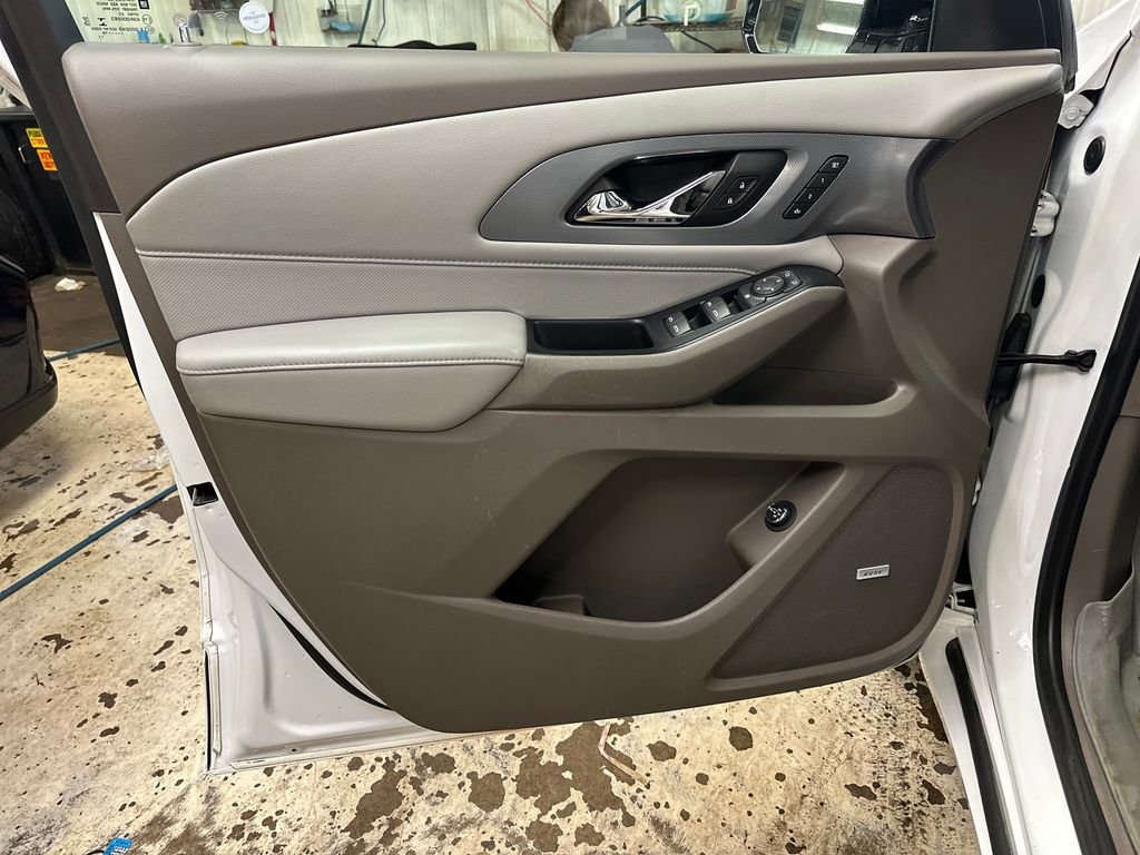 Used 2019 White Chevrolet Premier image 15