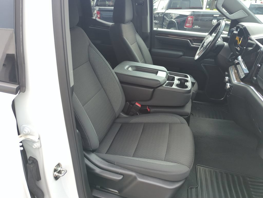Used 2025 Summit White GMC Elevation image 33