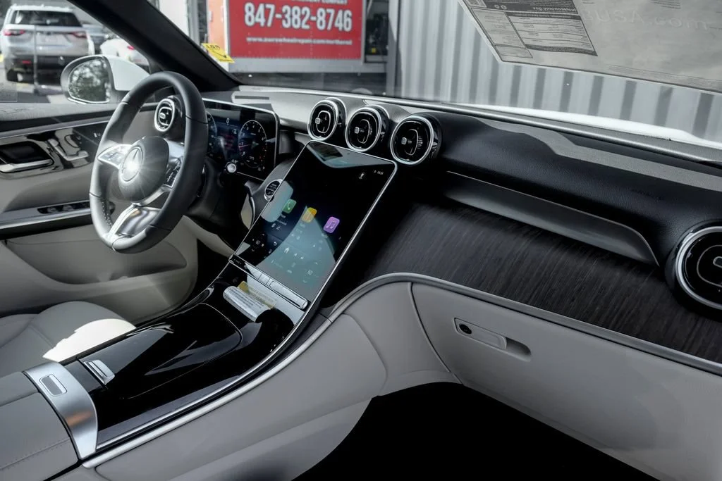 New 2027 Polar White Mercedes-Benz GLC 300 image 53
