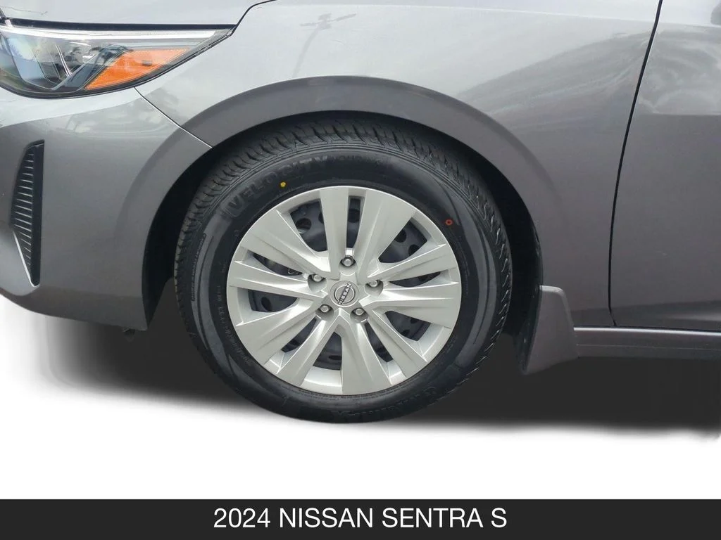 Used 2024 Gray Nissan S image 11