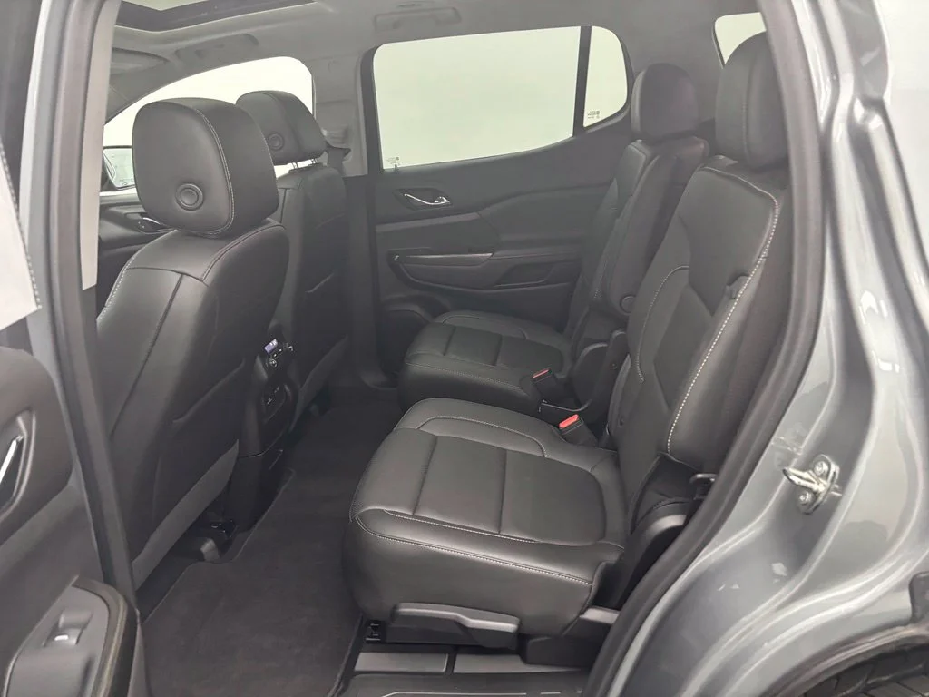 Used 2023 Silver GMC SLT image 37