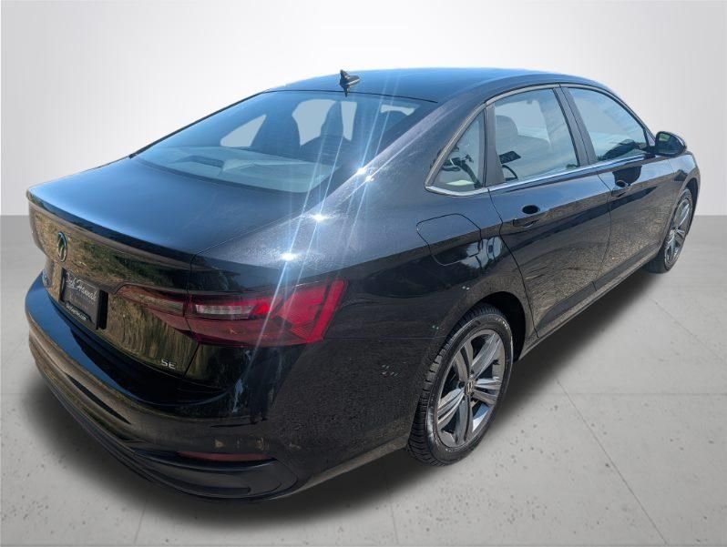 Used 2024 Deep Black Pearl Volkswagen 1.5T SE image 7