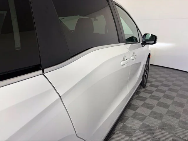 New 2027 Platinum White Pearl Honda EX-L image 9