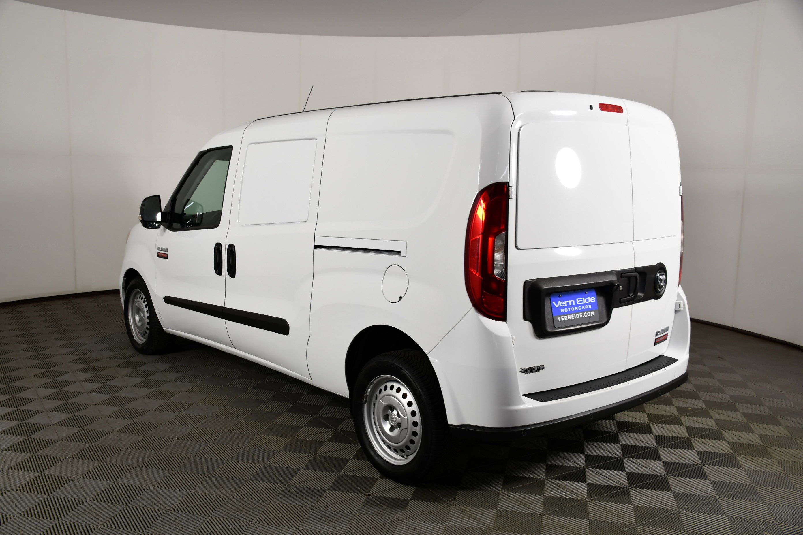 Used 2022 Bright White Ram Tradesman image 8