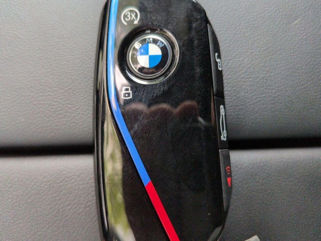New 2026 Black Sapphire Metallic BMW M60i image 30