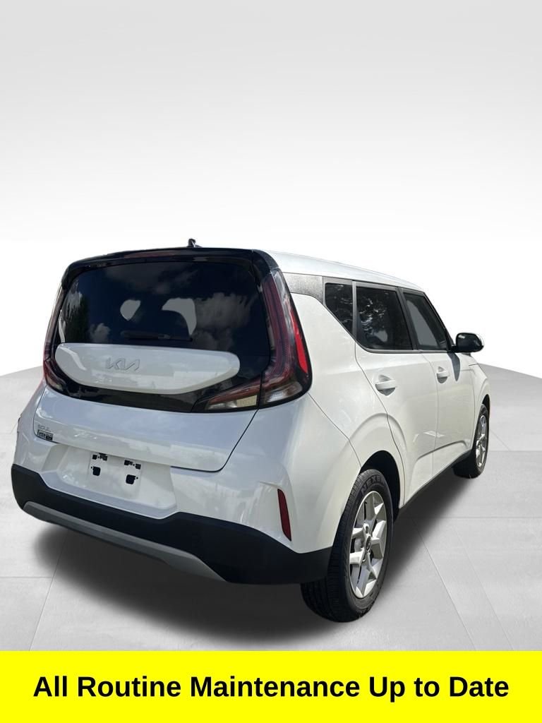 Used 2023 White Kia LX image 5