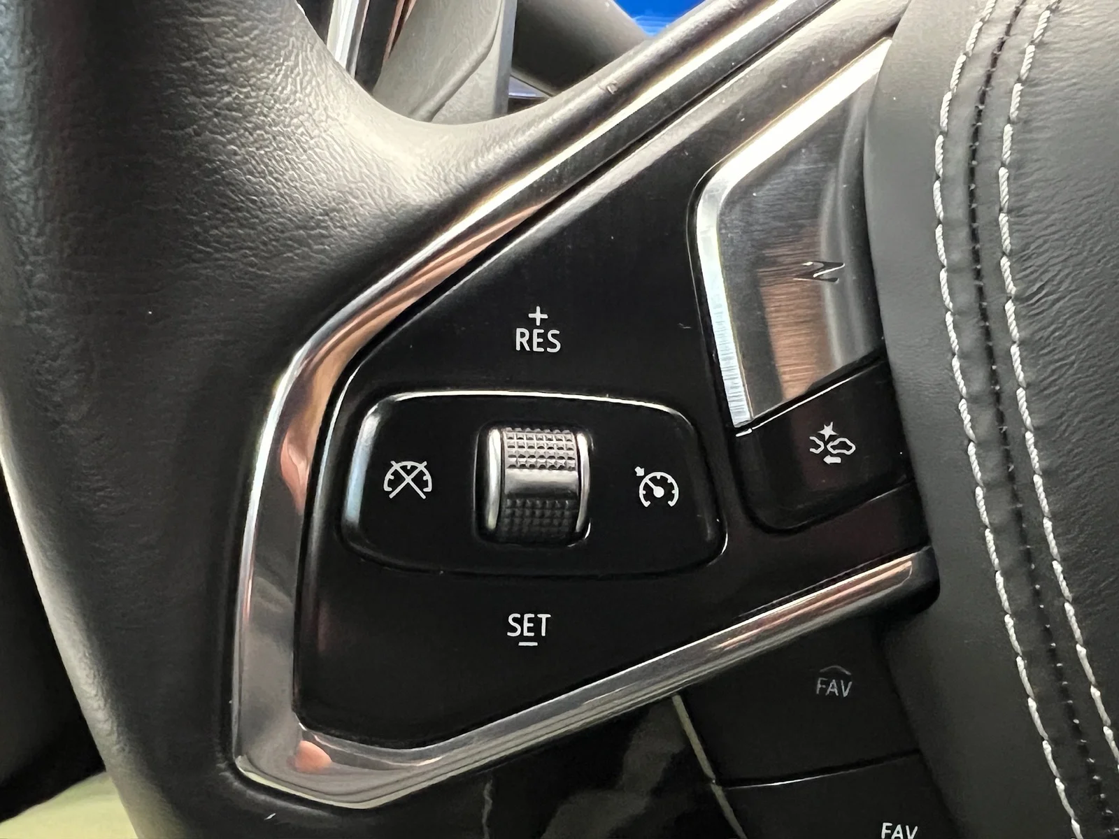 Used 2025 Black (gba) Chevrolet Stingray image 16