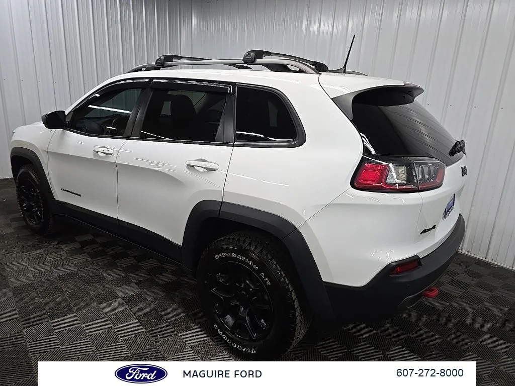 Used 2019 White Jeep Trailhawk image 11