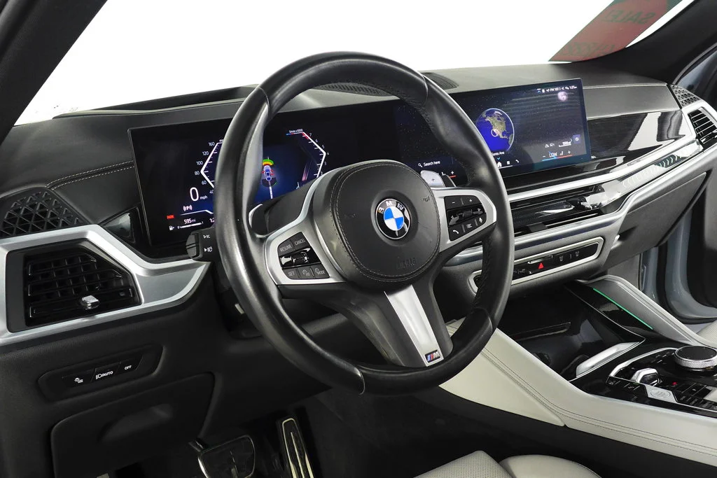 Used 2024 Gray BMW xDrive40i image 29