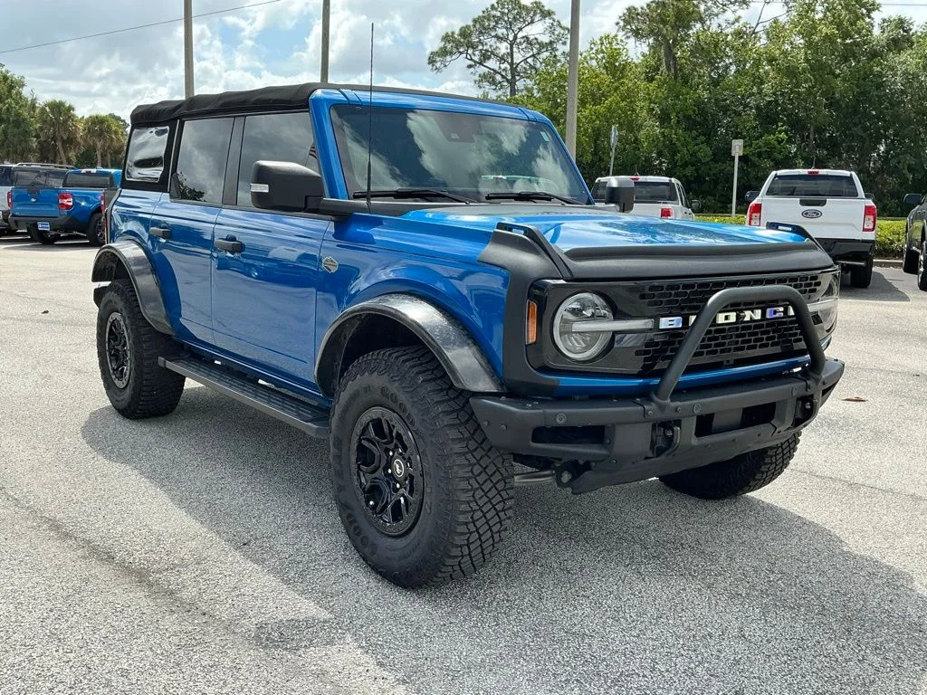 Used 2022 Blue Ford Wildtrak image 8