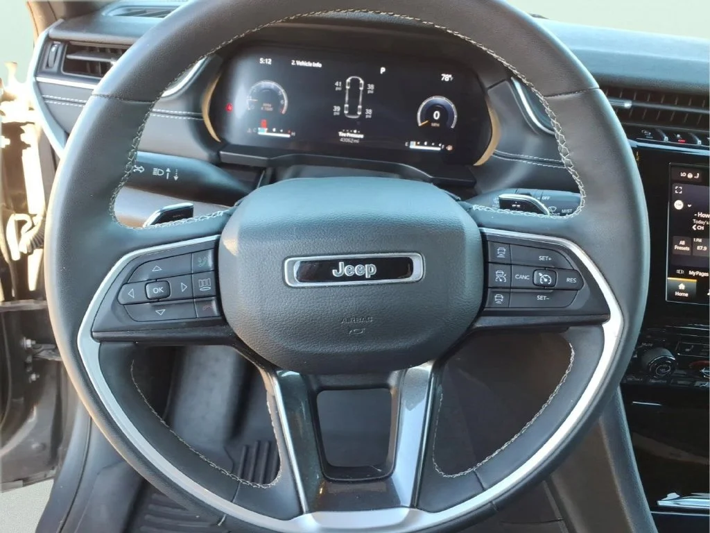 Used 2023 Gray Jeep Altitude image 24