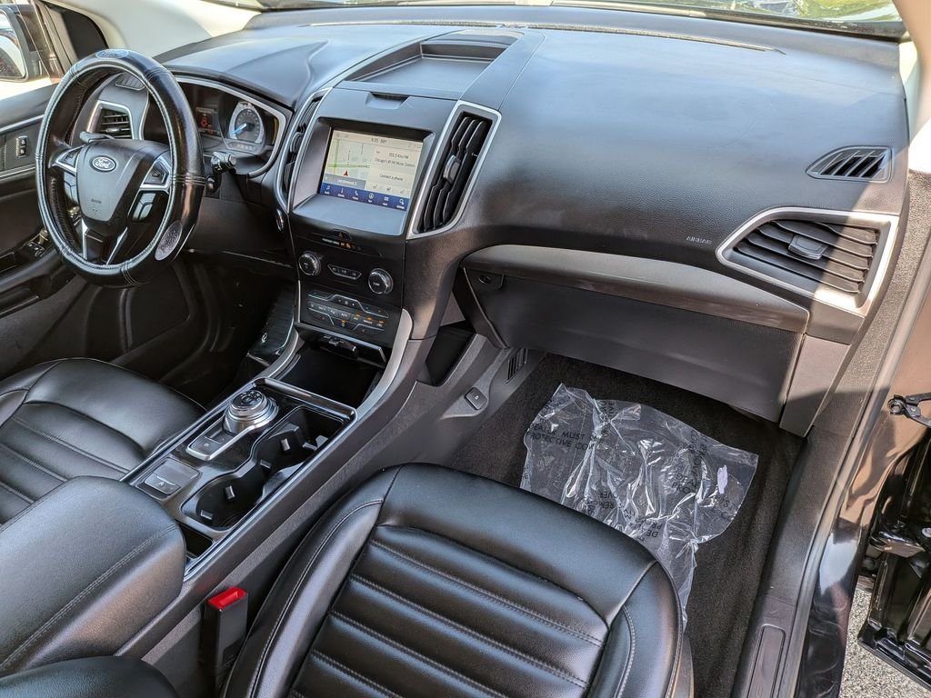 Used 2020 Black Ford SEL image 32