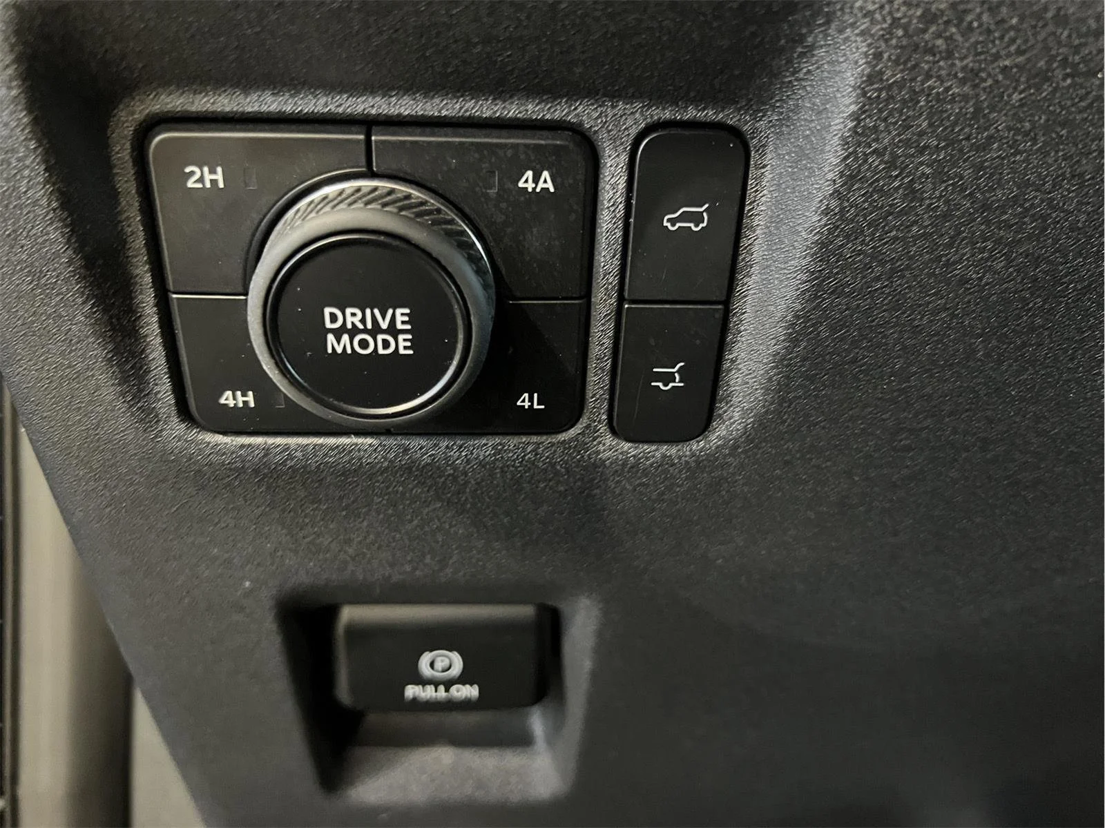 Used 2025 Agate Black Ford Active image 12