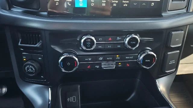 New 2026 Carbonized Gray Metallic Ford XLT 4WD image 38