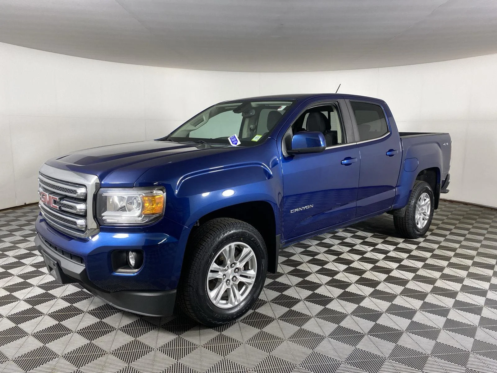 Used 2020 Blue Emerald Metallic GMC 4WD SLE image 6