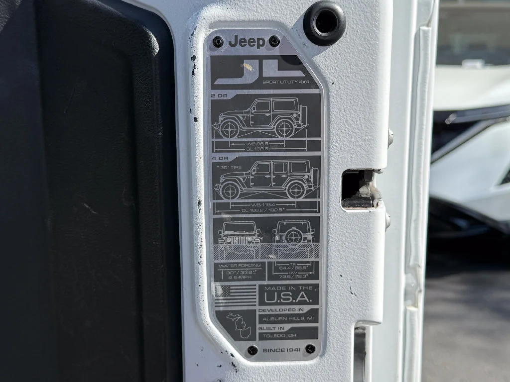 Used 2022  Jeep Unlimited Sahara image 13