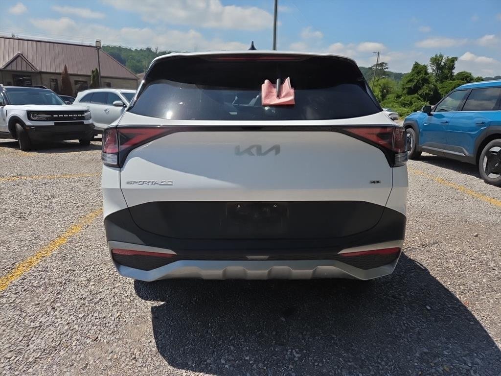 Used 2023 White Kia EX image 5