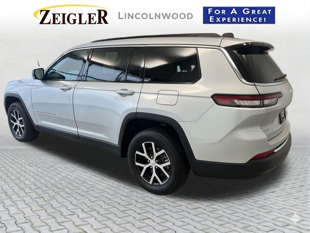 Used 2024 Silver Jeep Limited image 4