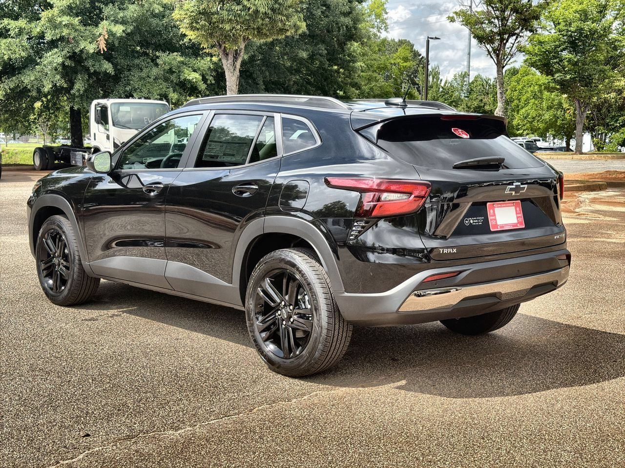 New 2026 Mosaic Black Metallic Chevrolet ACTIV image 6