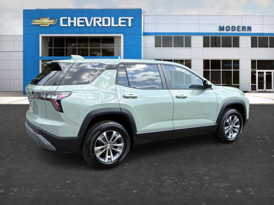 Used 2026 Cacti Green Chevrolet FWD LT image 5