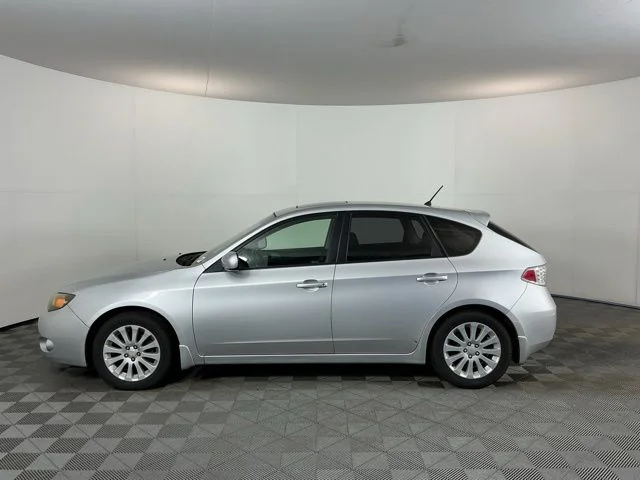 Used 2011 Silver Subaru 2.5i image 8