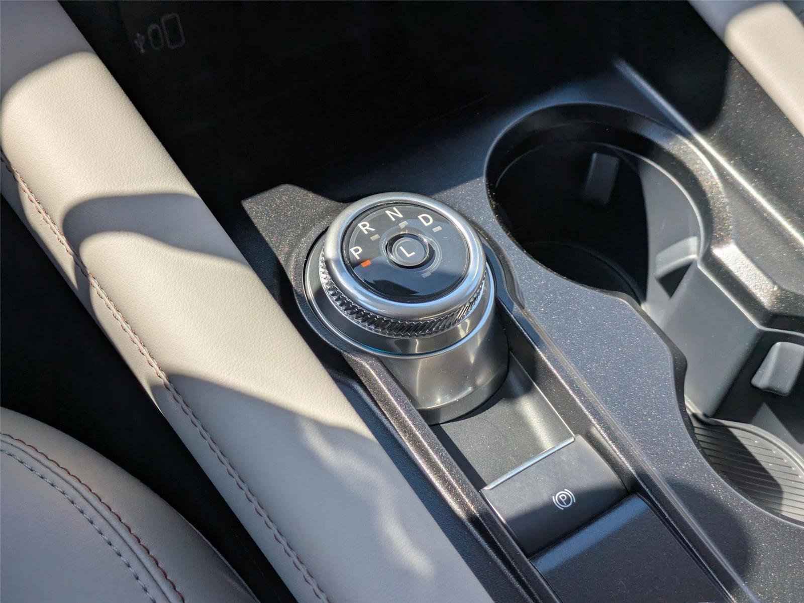 New 2026 Space White Metallic Ford Active image 23