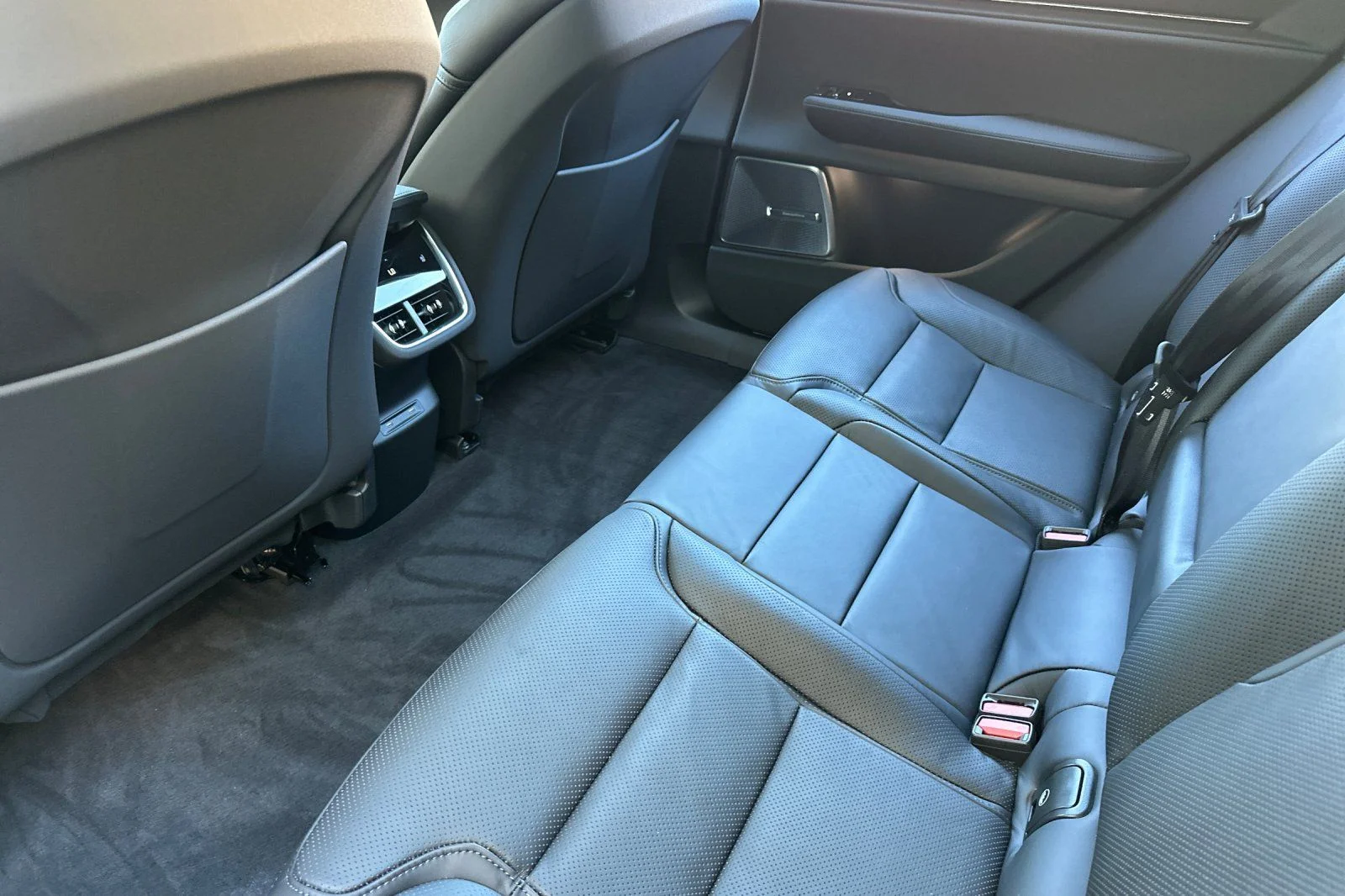 Used 2025  Polestar Long Range Dual Motor image 4
