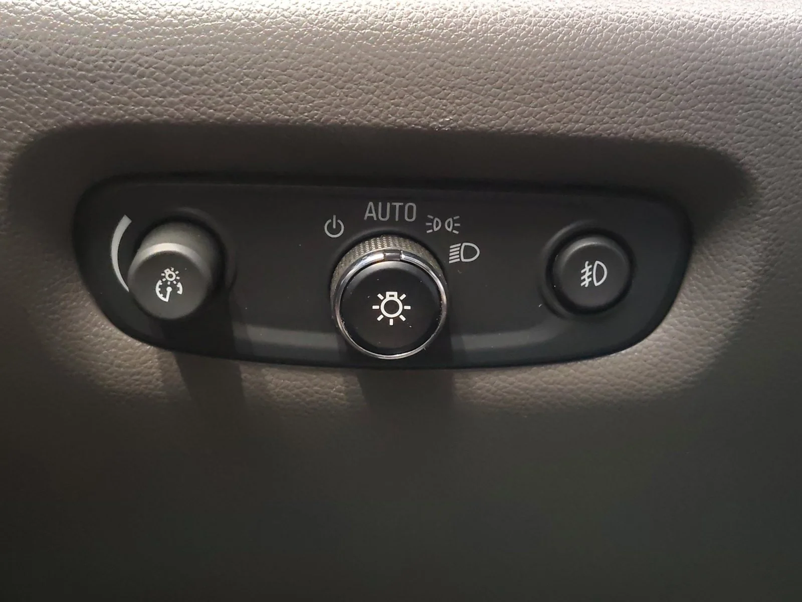 Used 2018 Cajun Red Tintcoat Chevrolet LT Cloth image 24