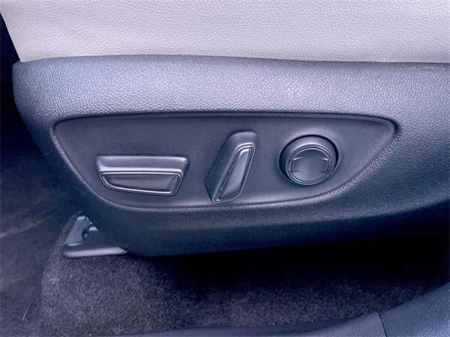 2025 Toyota Grand Highlander XLE photo 3