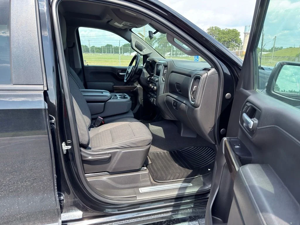 Used 2020 Black Chevrolet LT image 32