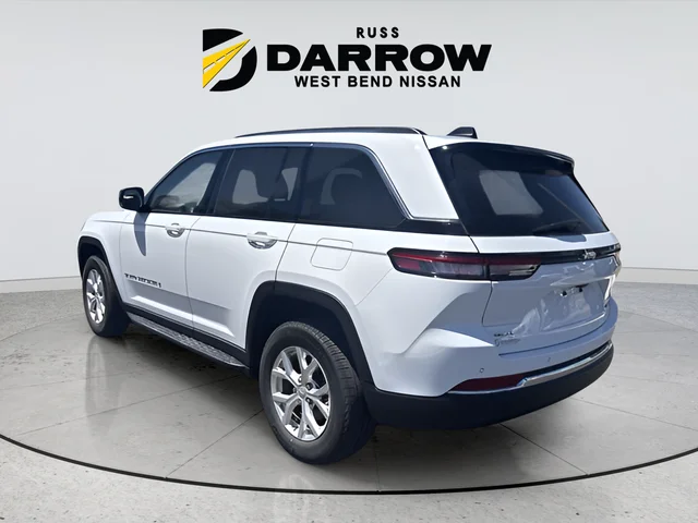 Used 2023 White Jeep Limited image 3