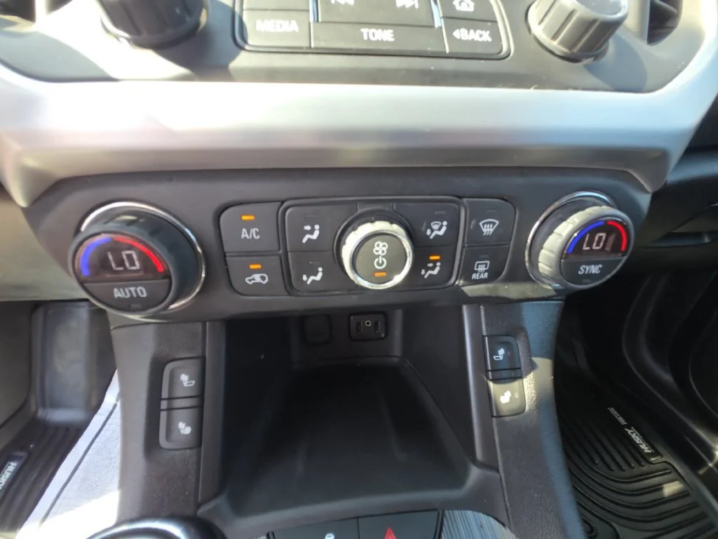 Used 2017 QUICKSILVER METALLIC GMC SLT image 17