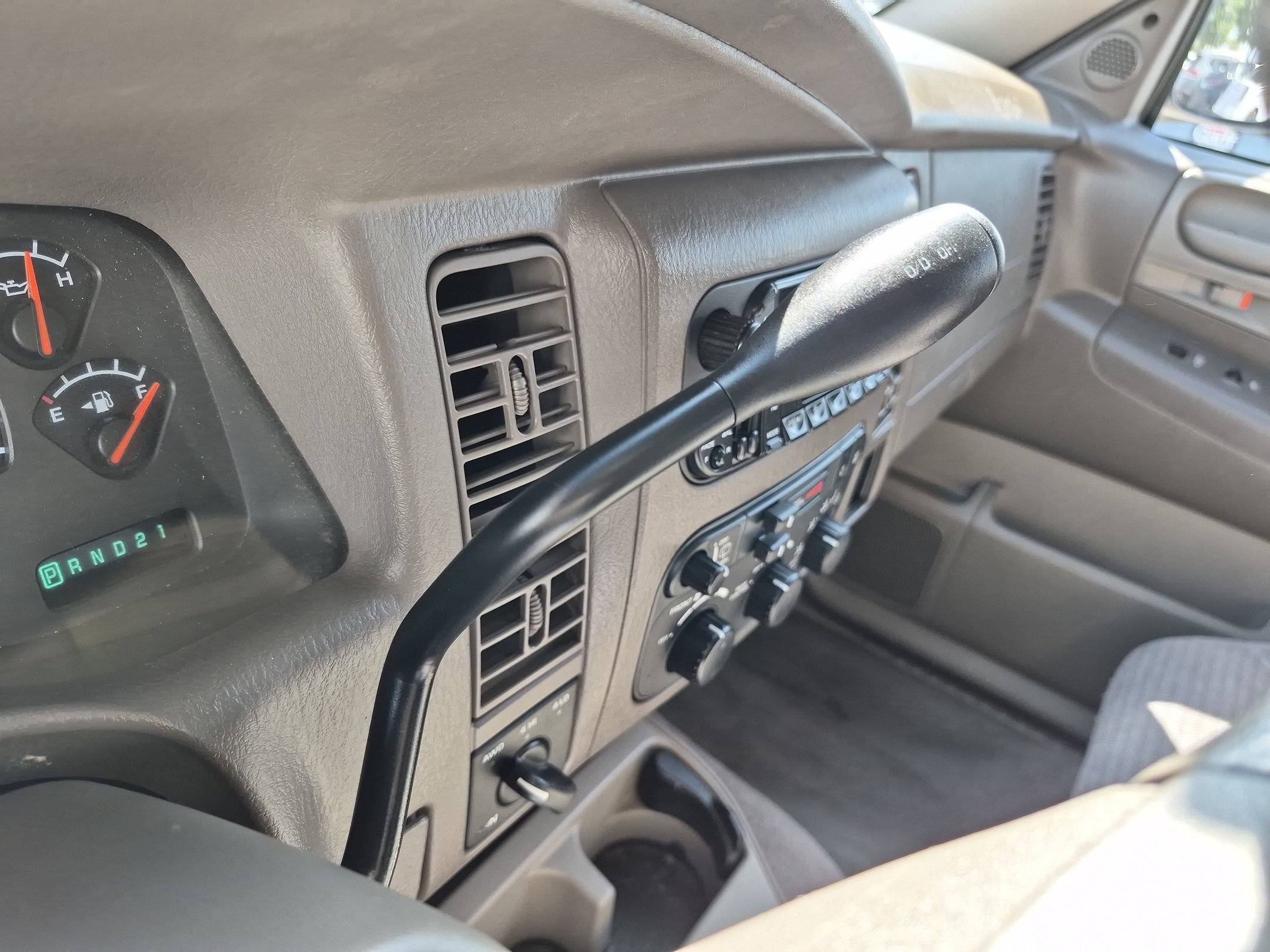 Used 2002 Bright White Clearcoat Dodge SLT image 22