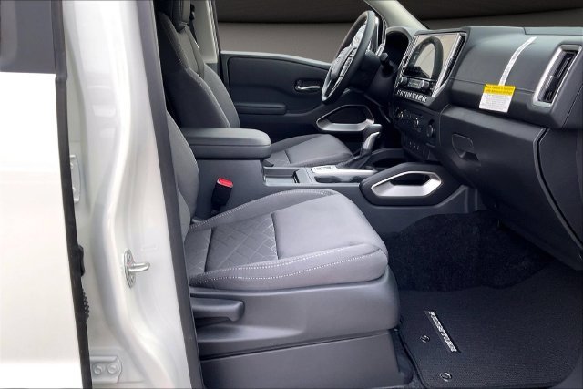 2026 Nissan Frontier SV - Photo 11