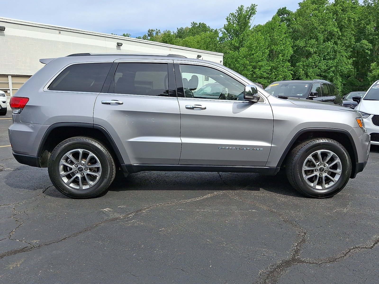 Certified Used 2016 Billet Silver Metallic Clearcoat Jeep Limited image 7