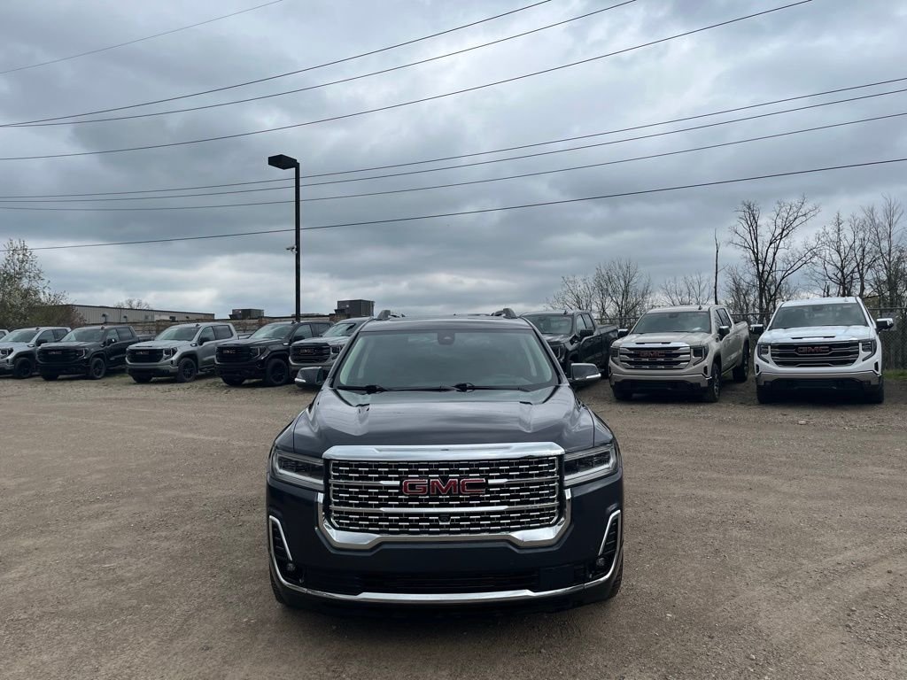 Used 2022 Hunter Green GMC Denali image 3