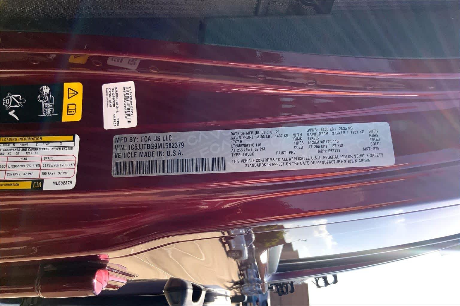 Used 2021 Snazzberry Pearlcoat Jeep Rubicon image 31
