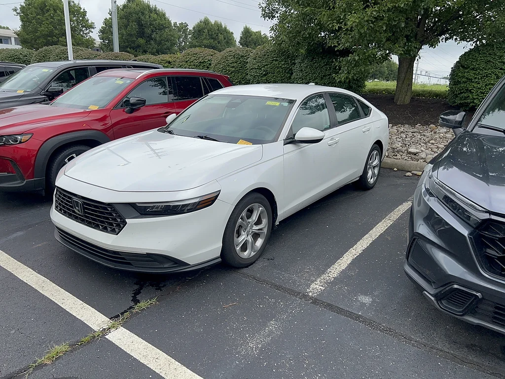 Certified Used 2023 WHITE Honda LX image 31