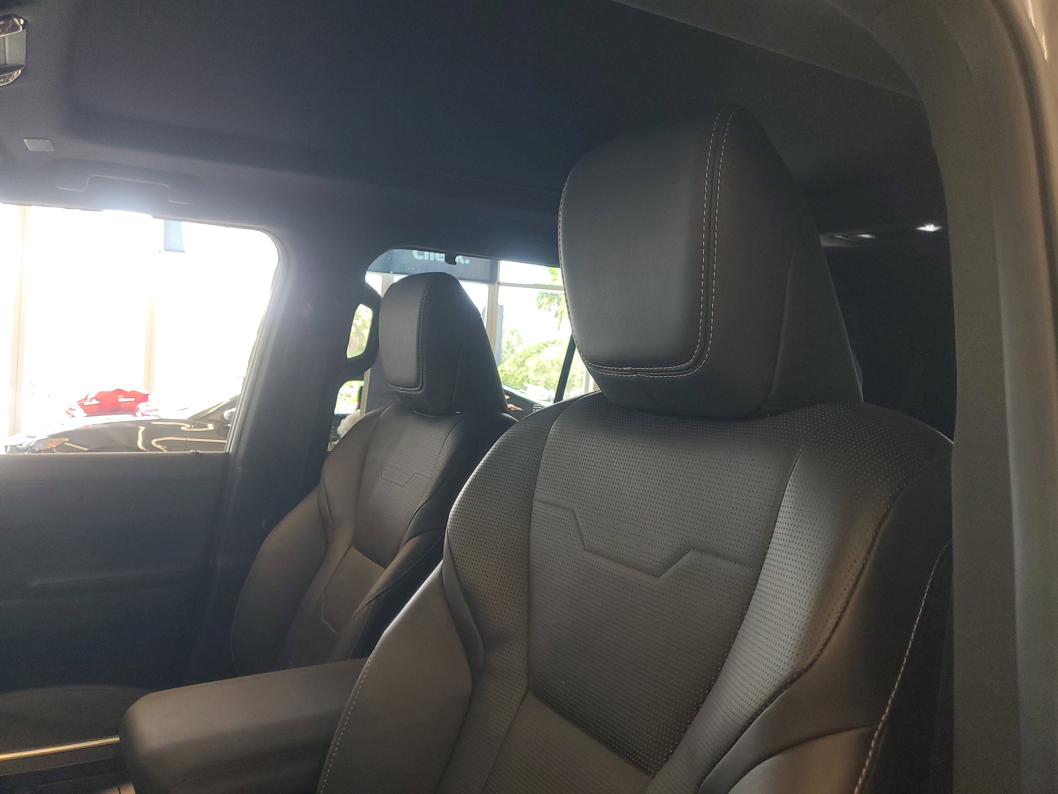 Used 2024 Gray Pearl Lexus GX 550 Luxury image 19