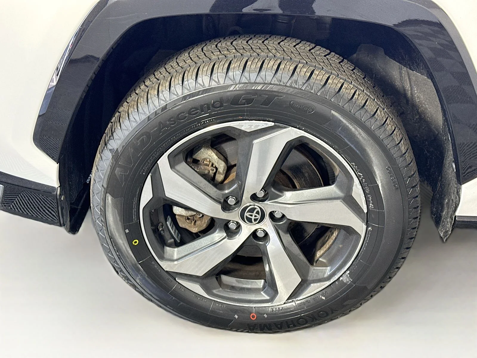 Used 2023 White Toyota SE image 32