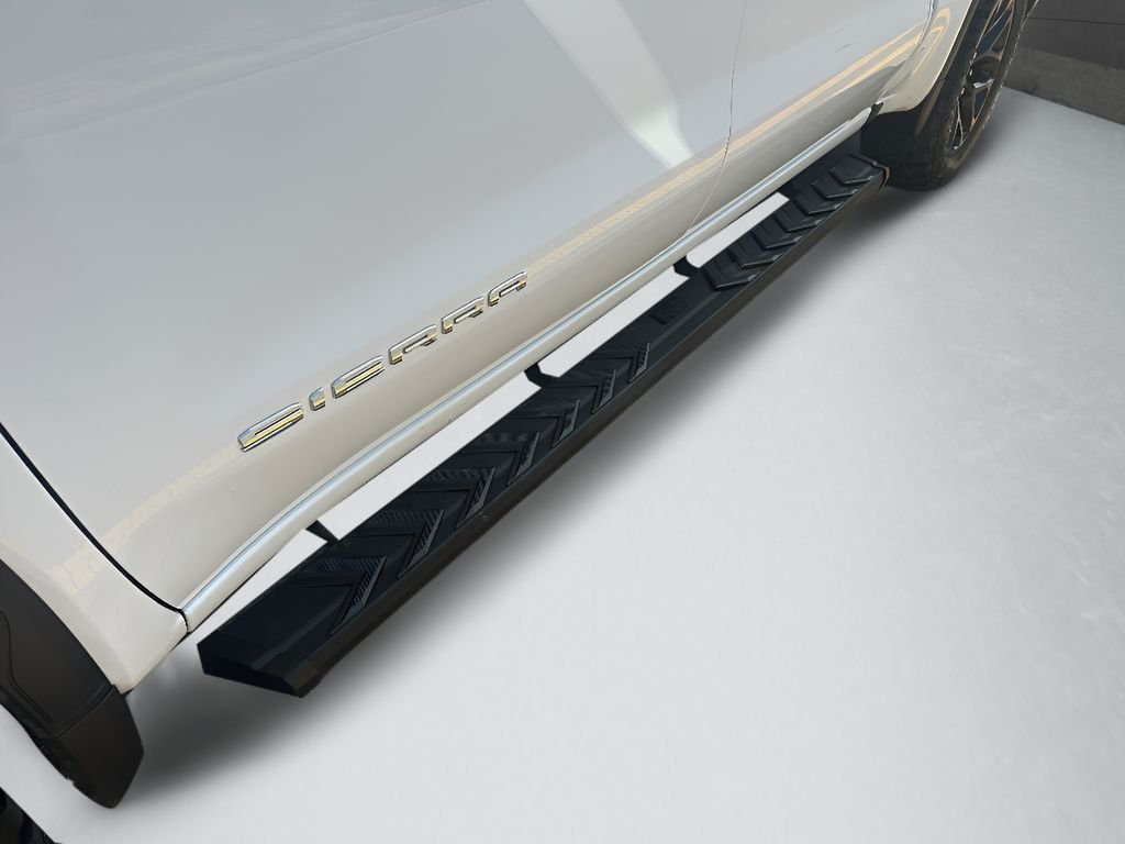 Used 2025 Summit White GMC SLT image 12