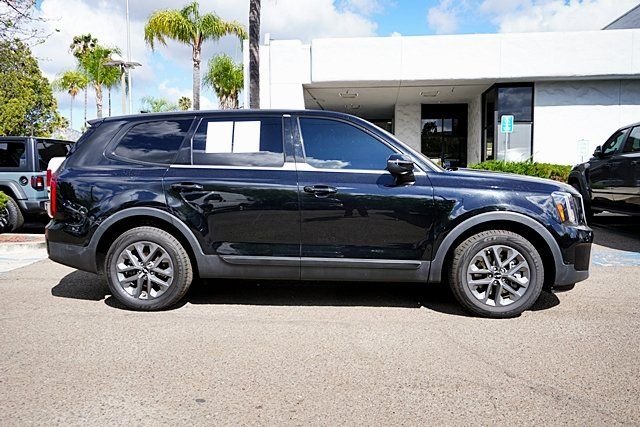 Used 2024 Black Kia LX image 6