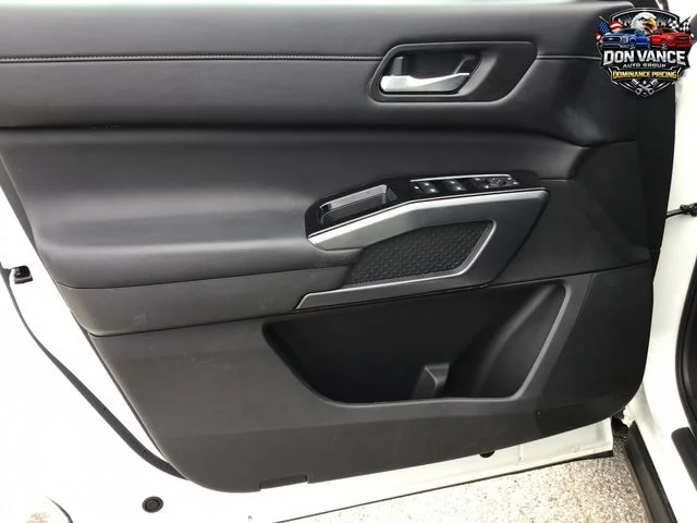 Used 2024 White Nissan SL image 10