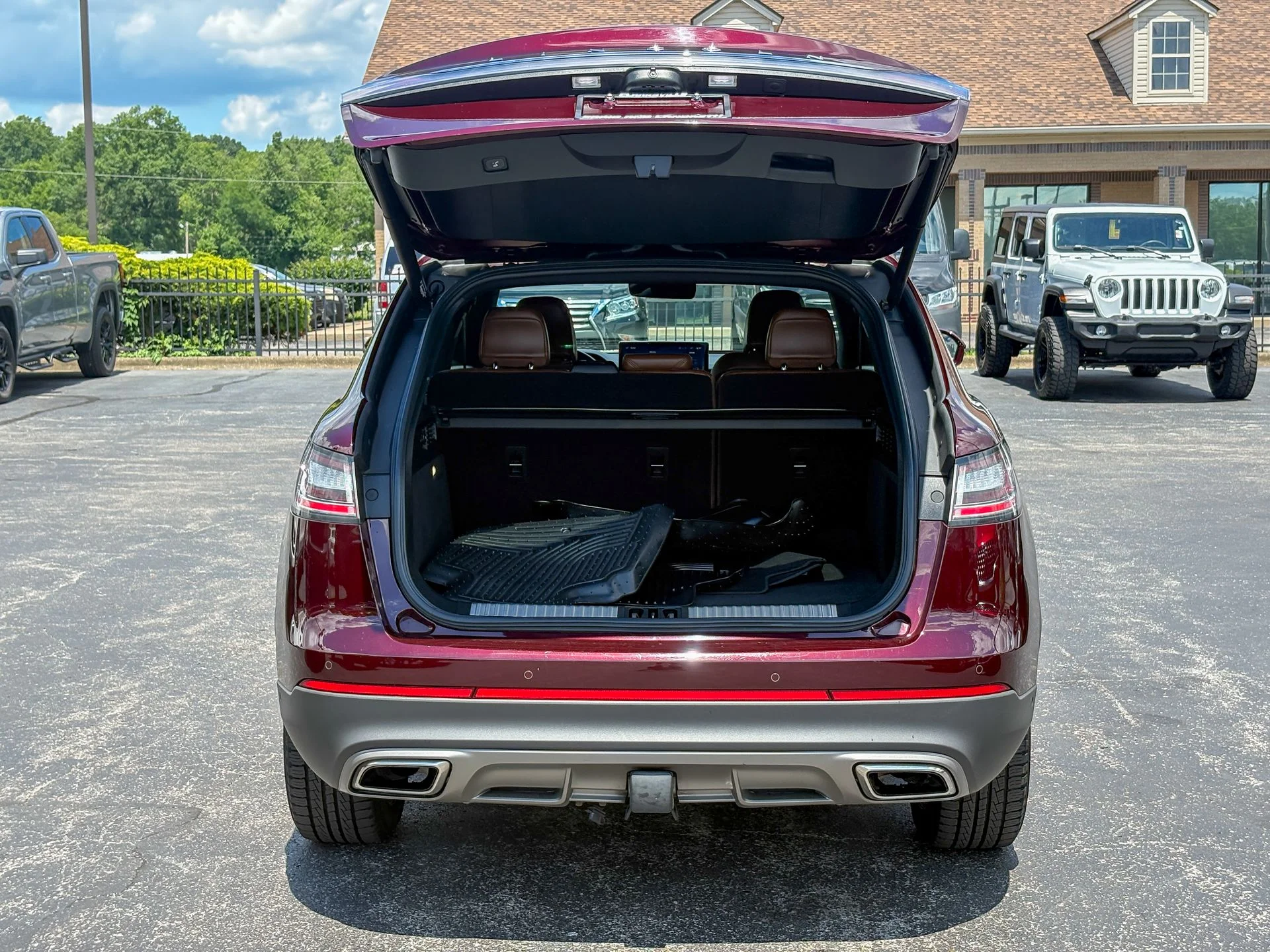 Used 2022 Red Lincoln Reserve image 38