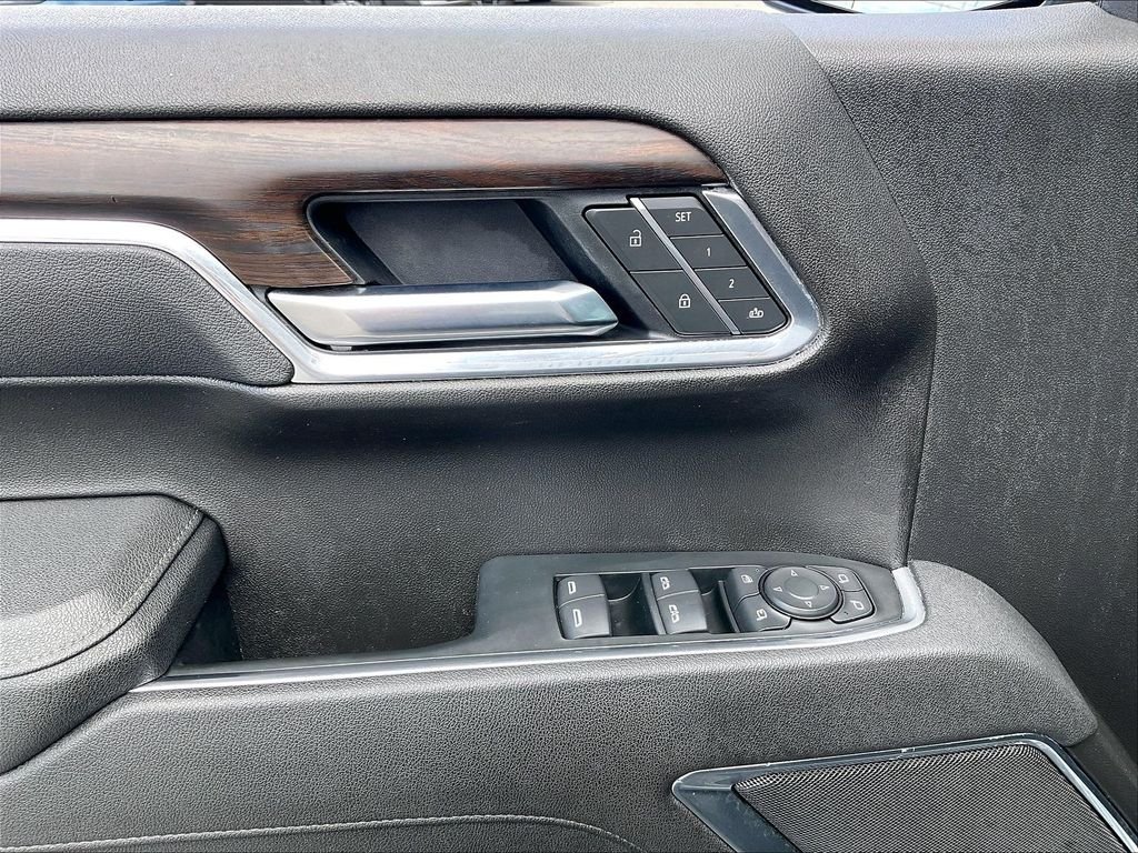 Used 2025 Sterling Metallic GMC SLT image 36