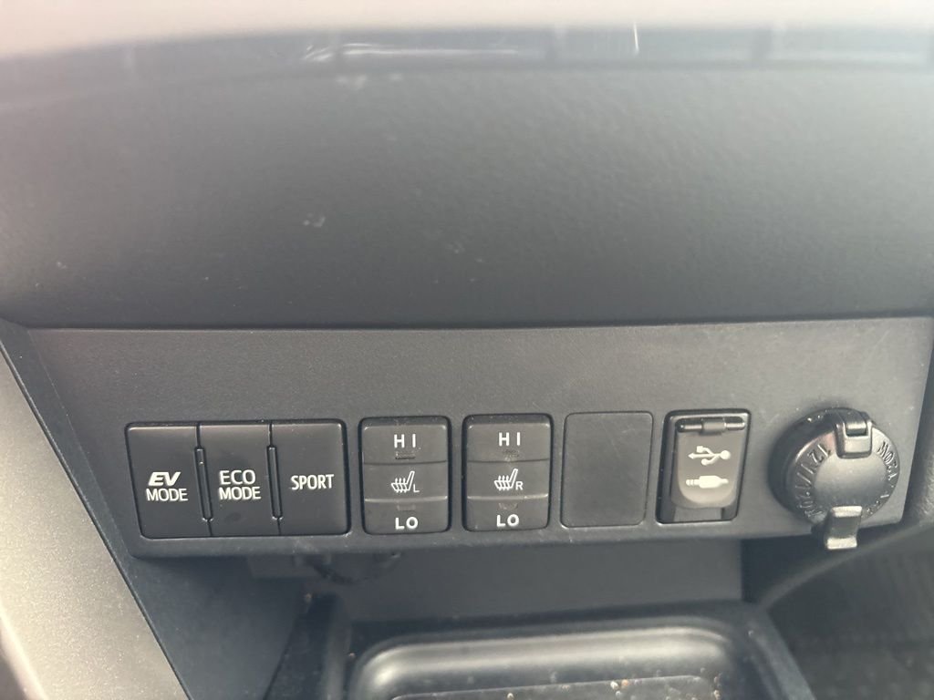 Used 2016 Black Toyota Limited image 24