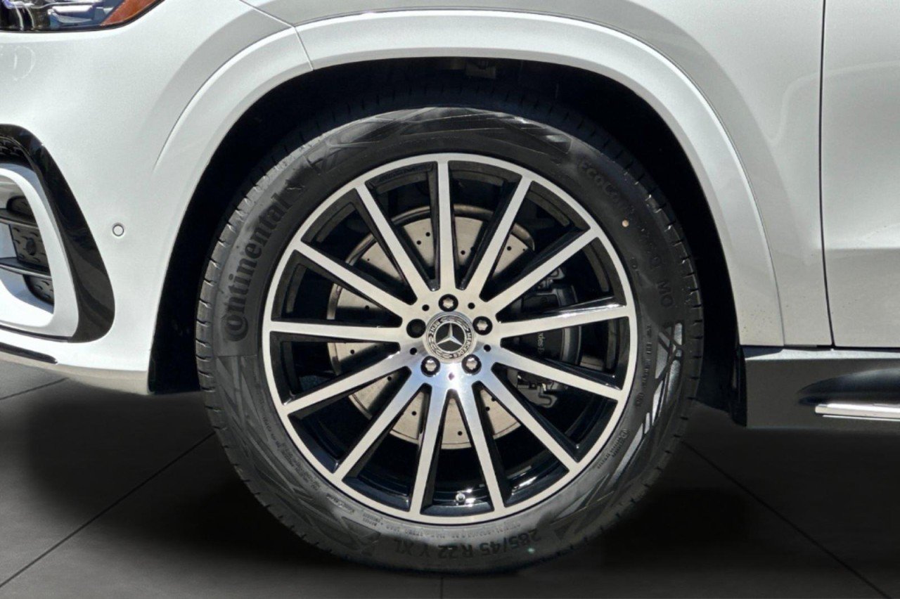 New 2026 MANUFAKTUR Moonlight White Metallic Mercedes-Benz GLS 580 4MATIC® SUV image 27